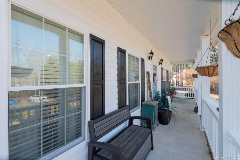 3720 Beth Pl, Hickory, NC 28601