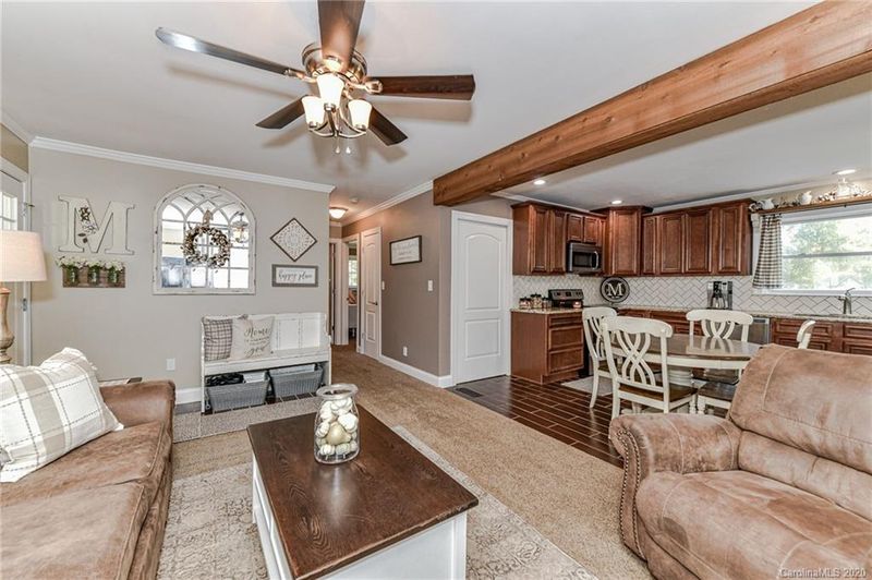 1112 Broad St, Gastonia, NC 28054