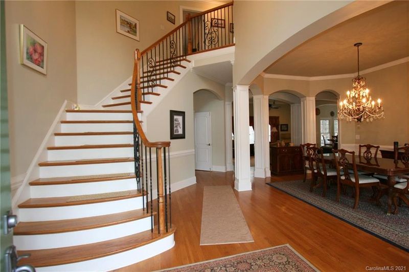 8745 Dartmoor Pl, Mint Hill, NC 28227