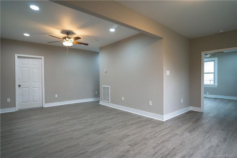 1107 W 5th Ave, Gastonia, NC 28052