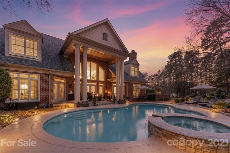 19003 Double Eagle Dr, Cornelius, NC 28031
