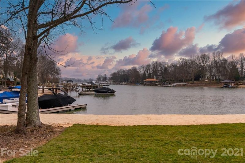 19003 Double Eagle Dr, Cornelius, NC 28031