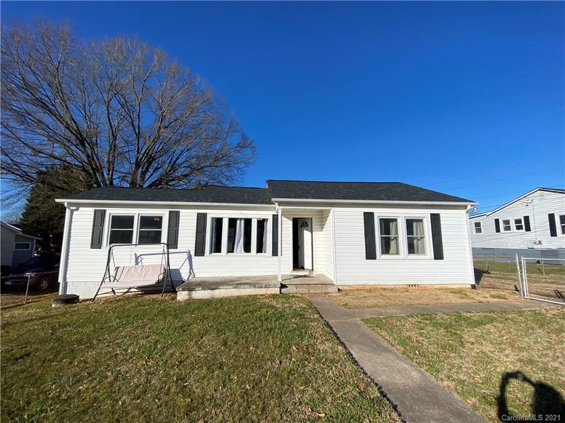 1521 16th Ave NE, Hickory, NC 28601