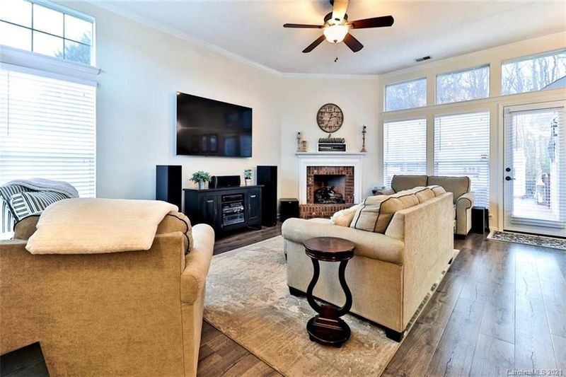 12820 Hedgeway Dr, Charlotte, NC 28278