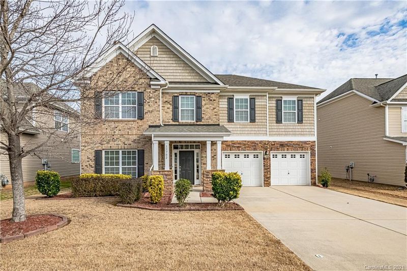 11702 Red Knoll Ln, Pineville, NC 28134