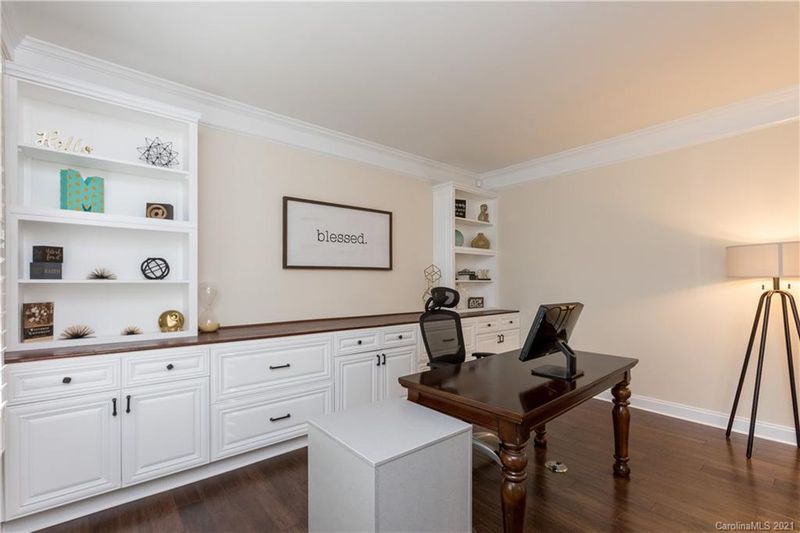 627 Sugarberry Ct, Fort Mill, SC 29715