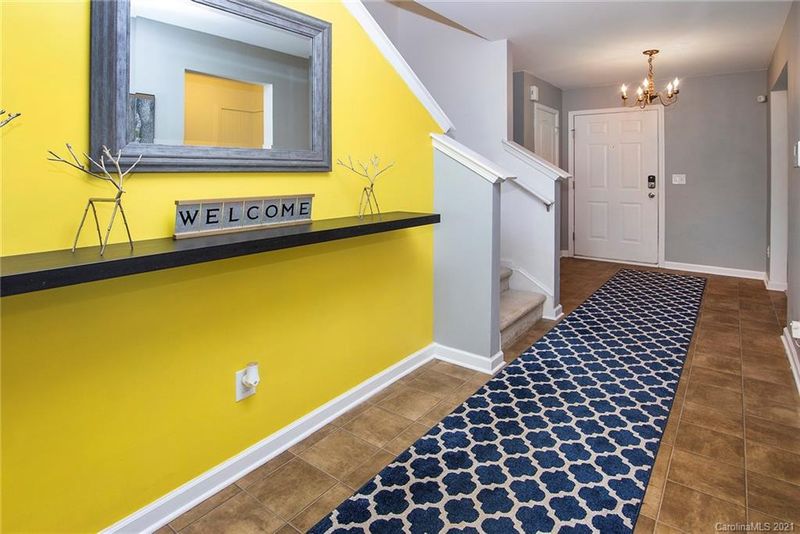 916 Harrier Rd, Charlotte, NC 28216