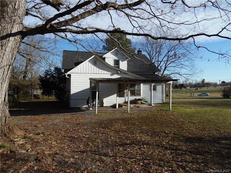 808 Emmanuel Church Rd, Conover, NC 28613
