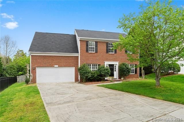 7033 Lenhart Dr, Charlotte, NC 28226