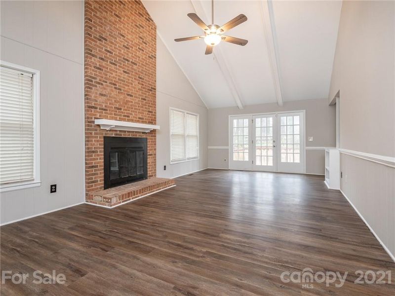 8200 Barncliff Rd, Charlotte, NC 28227
