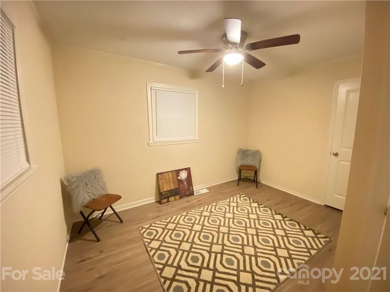 807 Park Rd, Dallas, NC 28034