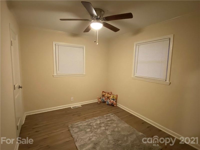 807 Park Rd, Dallas, NC 28034