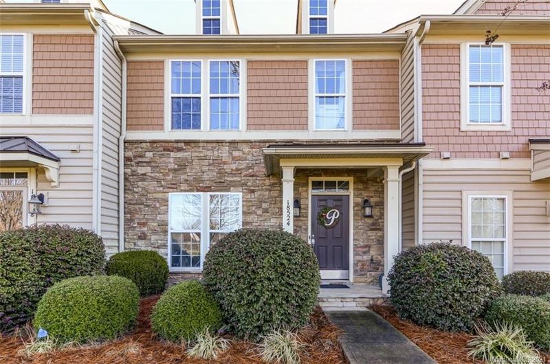 18524 Catawba Ave W, Cornelius, NC 28031