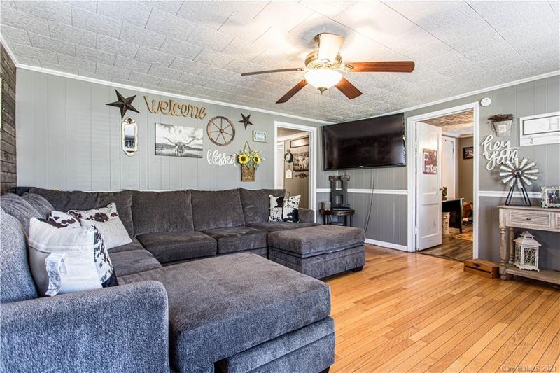1040 Upper Spencer Mountain Rd, Stanley, NC 28164