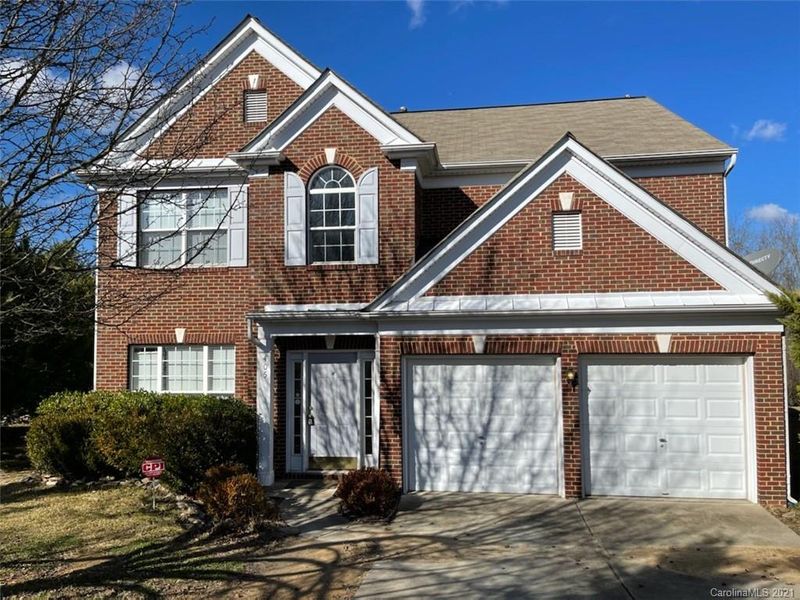 405 Wolverine Ct, Charlotte, NC 28213