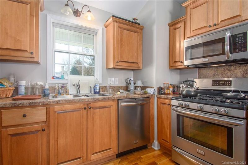 4695 Across Field Ct, Maiden, NC 28650