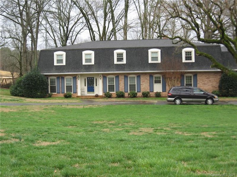 5042 Sentinel Post Rd, Charlotte, NC 28226