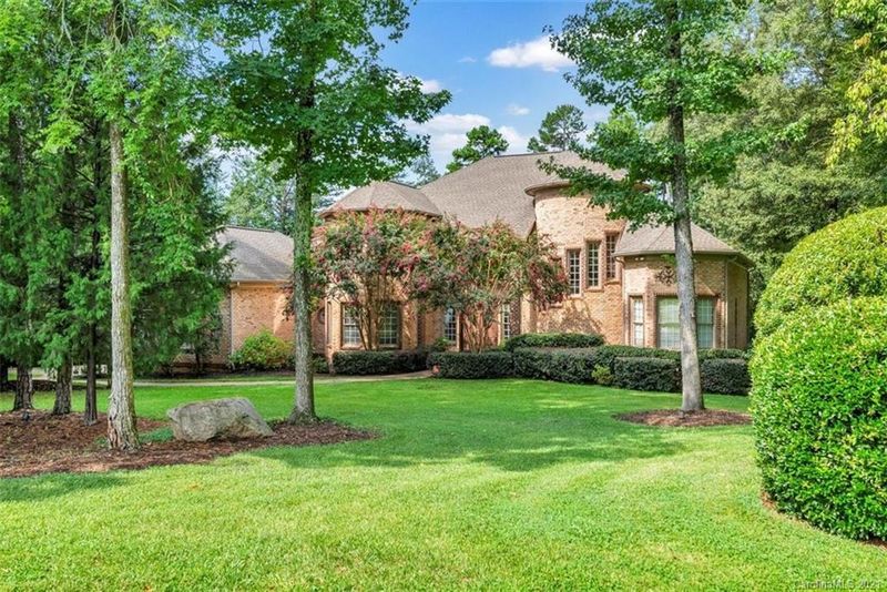 15305 Holly Trail Ln, Davidson, NC 28036