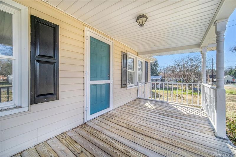 4 Hickory St, Concord, NC 28027