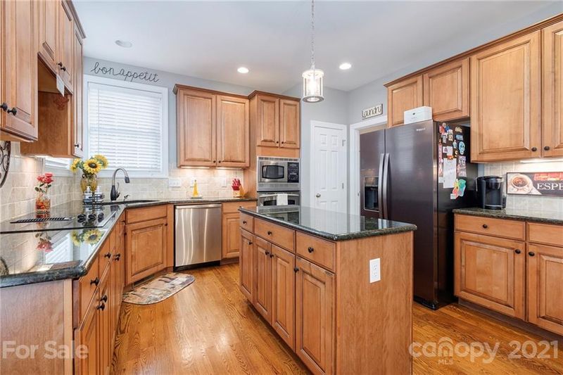 5012 Shannamara Dr, Matthews, NC 28104