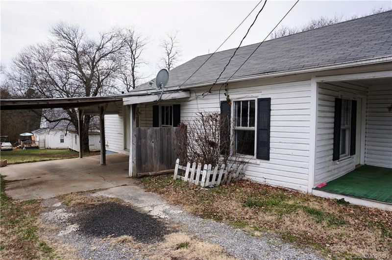 318 21st St SE, Hickory, NC 28602