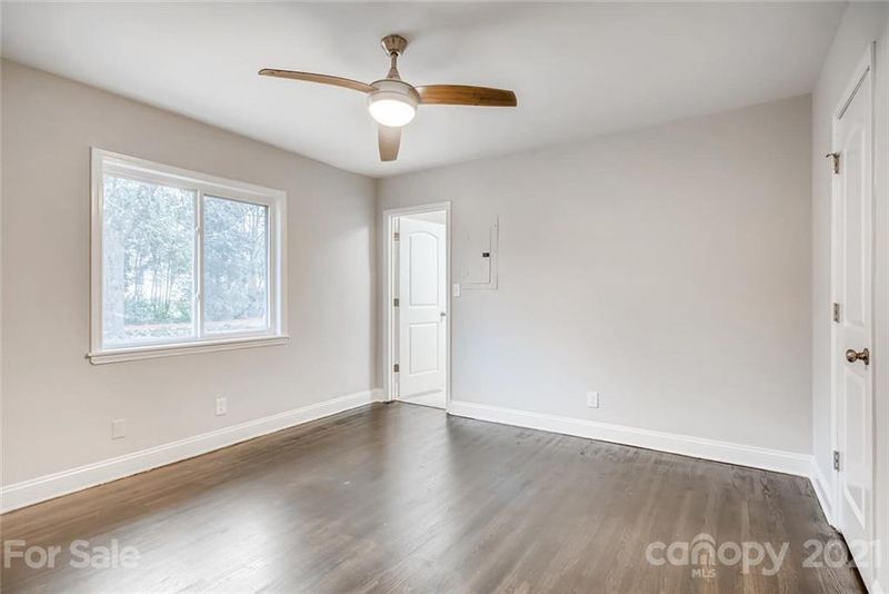 1808 Birchcrest Dr, Charlotte, NC 28205