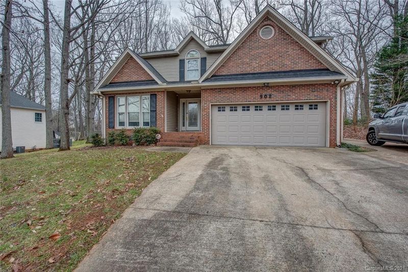 902 Manor Dr, Kings Mountain, NC 28086
