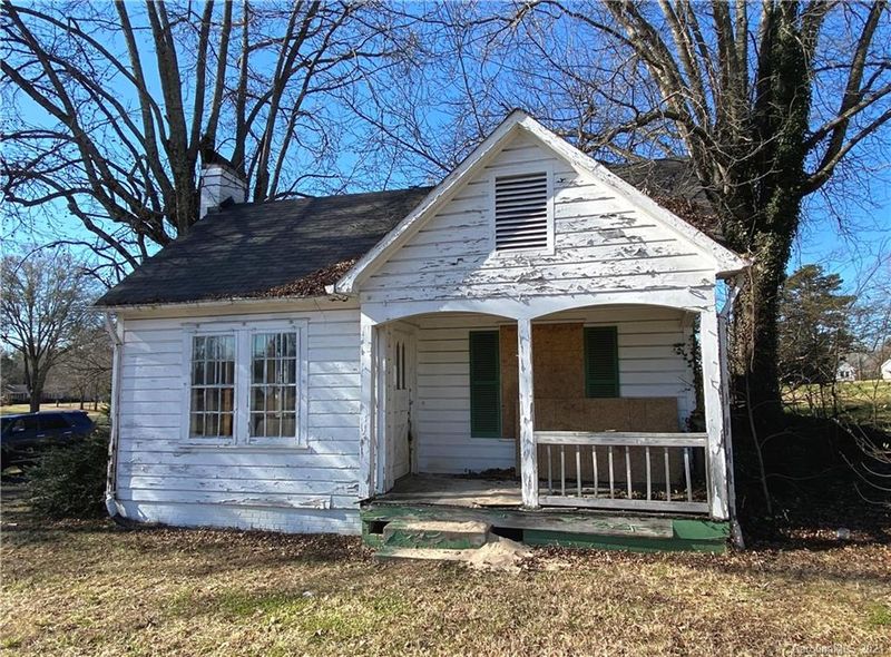 2333 Springs Rd NE, Hickory, NC 28601