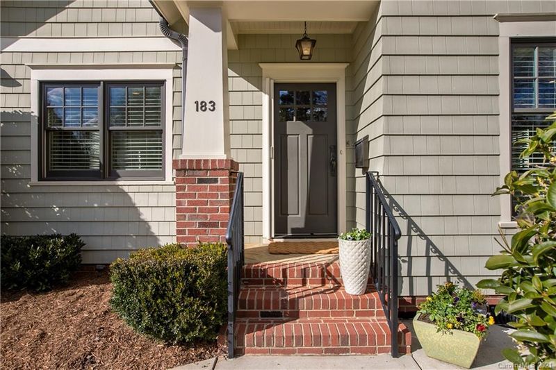 183 N Canterbury Rd, Charlotte, NC 28211