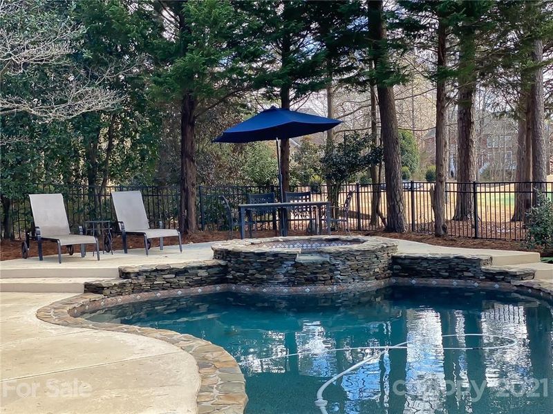 18328 Turnberry Ct, Davidson, NC 28036
