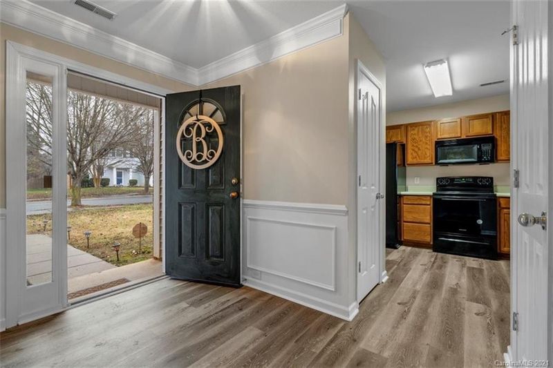 8113 Belmont Stables Dr, Charlotte, NC 28216