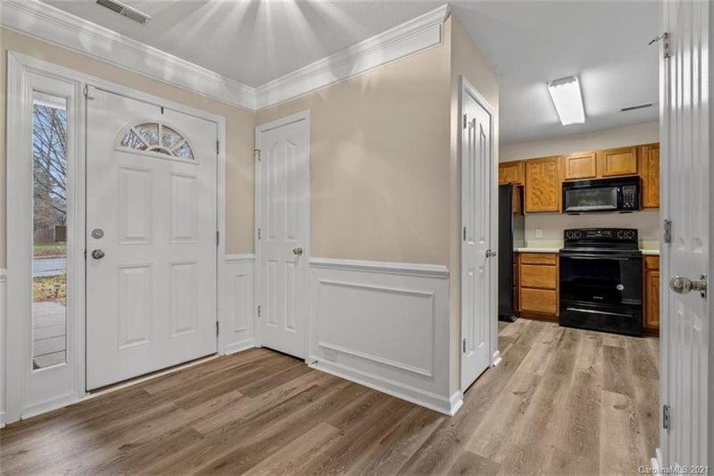 8113 Belmont Stables Dr, Charlotte, NC 28216