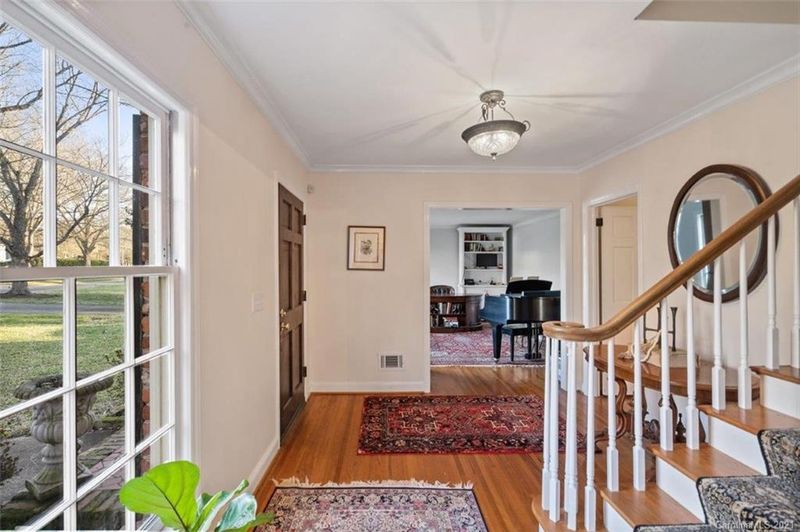 5135 Lansing Dr, Charlotte, NC 28270
