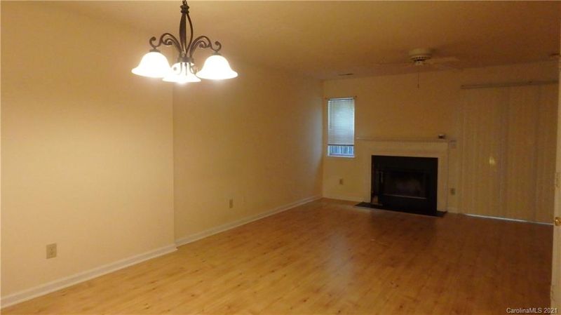 3848 Mosscroft Ln, Charlotte, NC 28215