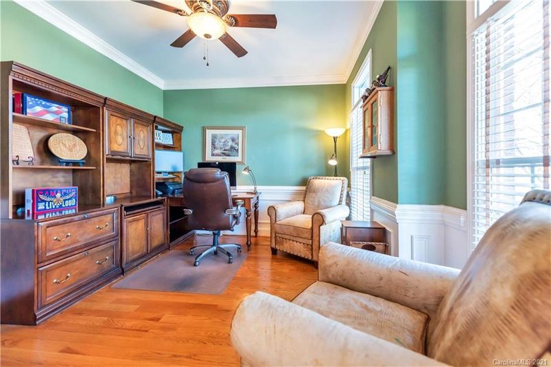5083 Cramer Woods Dr, Gastonia, NC 28056