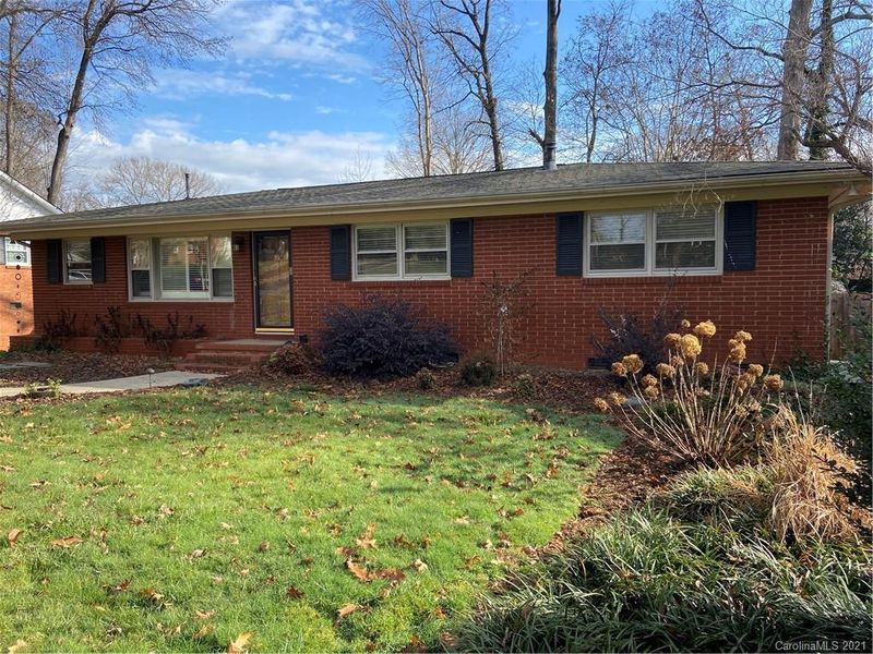 5821 Brookhaven Rd, Charlotte, NC 28210