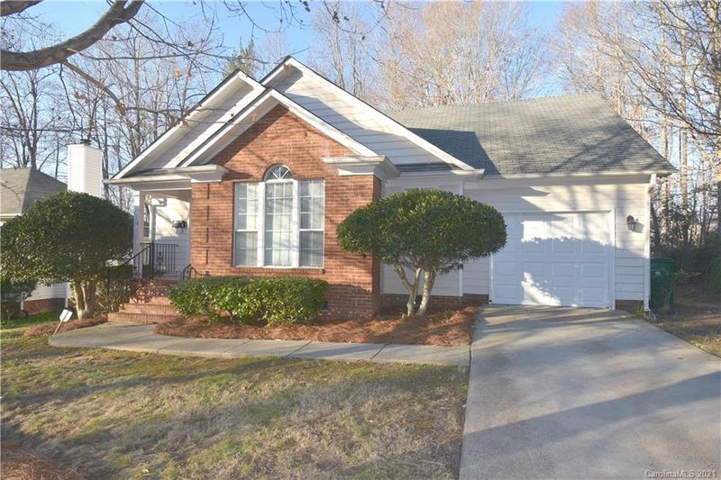 912 Northwood Dr, Charlotte, NC 28216