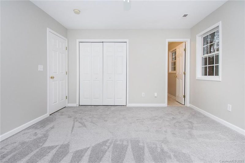 401 Touch Me Not Ln, Charlotte, NC 28216