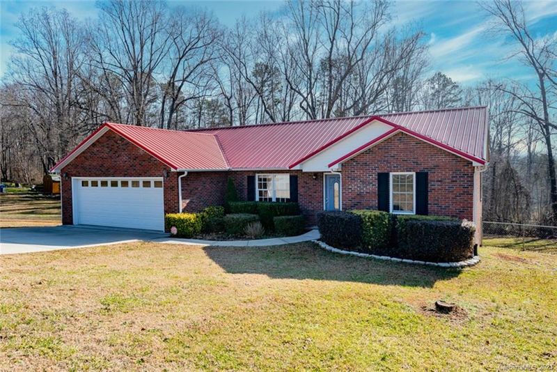 1241 Micol Rd, Newton, NC 28658