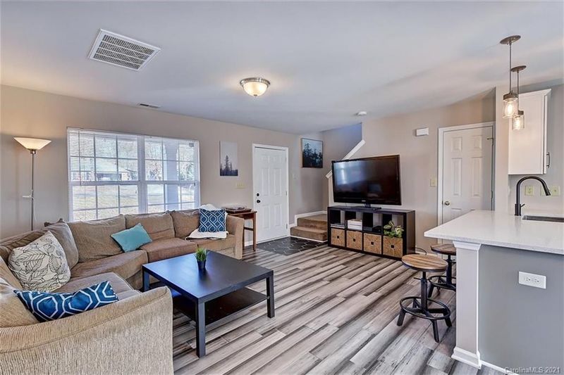 5825 Nicholas Ave, Charlotte, NC 28269