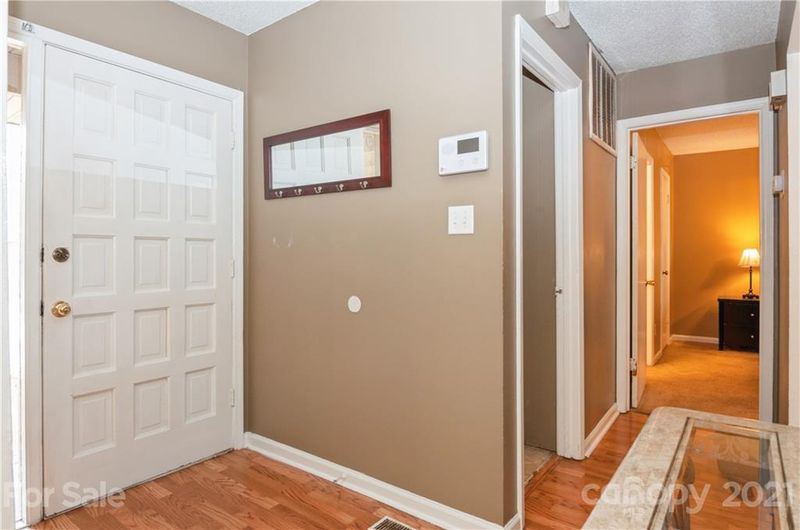 1024 Pineborough Rd, Charlotte, NC 28212
