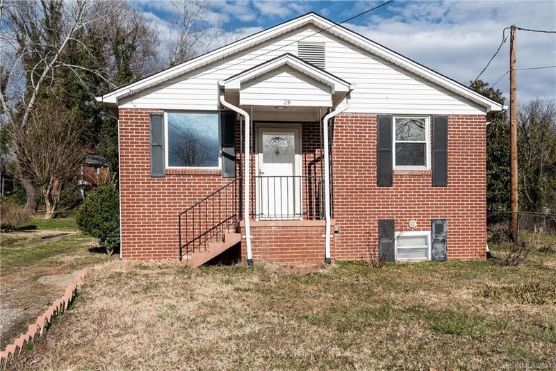 29 7th Ave SE, Hickory, NC 28602