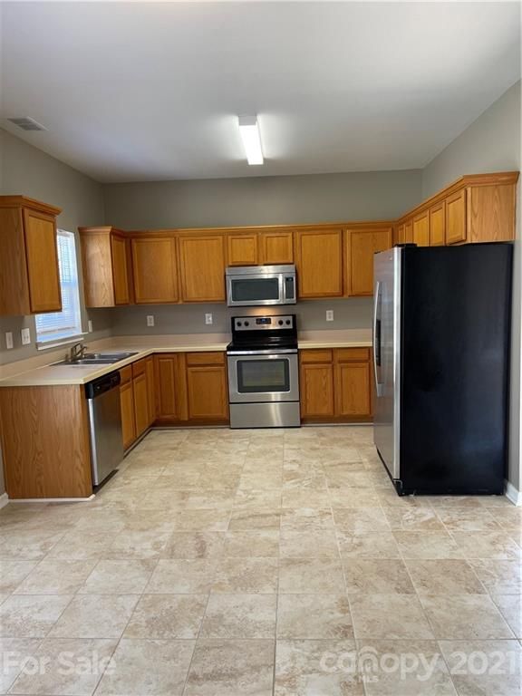 6326 Dillard Ridge Dr, Charlotte, NC 28216