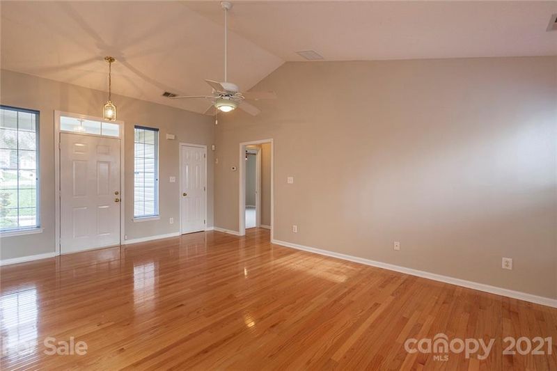 125 S Mulberry Ct, Mount Holly, NC 28120