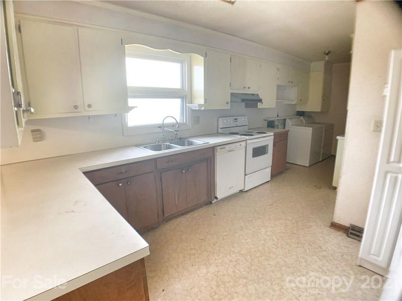 873 Coolwood Rd, Lincolnton, NC 28092