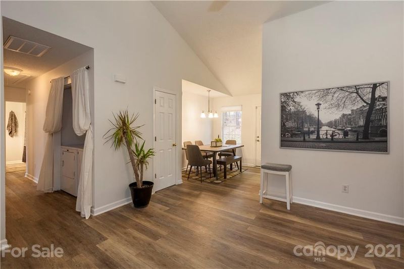 2210 Blue Hampton Ln, Charlotte, NC 28213