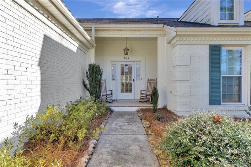 504 Foxfield Ln, Matthews, NC 28105