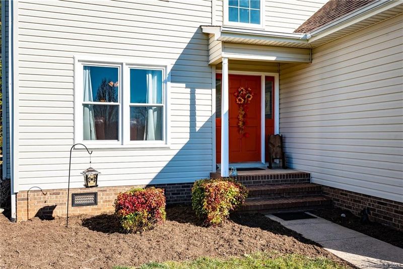 712 Painted Feather Ln, Conover, NC 28613