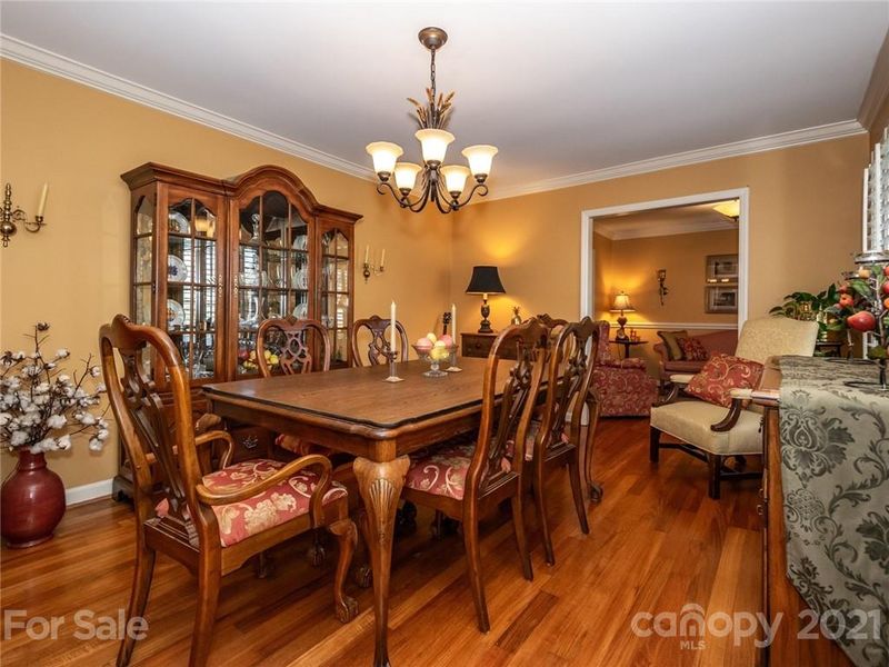 211 Chadmore Dr, Charlotte, NC 28270