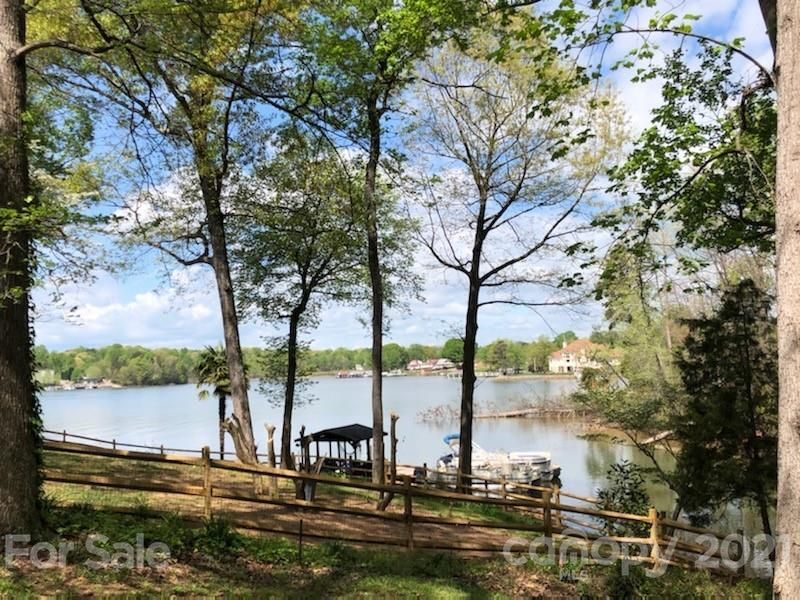 7744 Barry Ct, Sherrills Ford, NC 28673